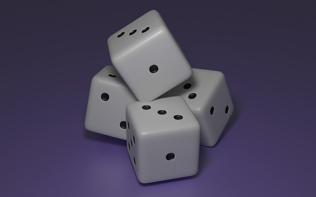 https://yourbasic.org/golang/four-dice.jpg